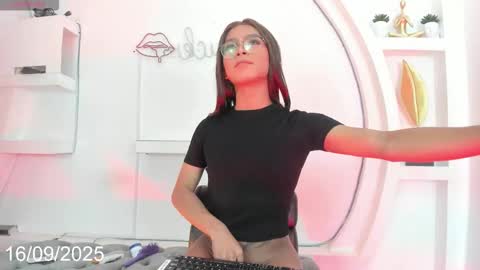 vicky_hottman online show from September 17, 2025, 4:25 am