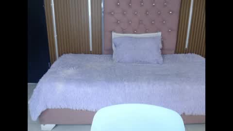 Snapshot of vicky_wel chatting on June 1, 2026, 6:53 pm Victoria y Danniela online show from June 1, 2026, 6:53 pm