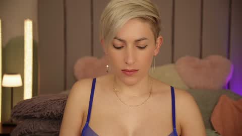 vickysecret96 online show from February 2, 2025, 5:37 pm