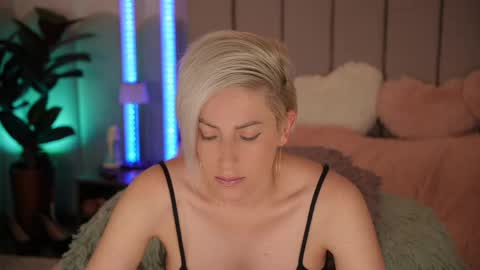 Snapshot of vickysecret96 chatting on April 30, 2026, 3:07 pm vickysecret96 online show from April 30, 2026, 3:07 pm