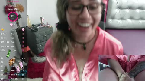 Snapshot of vickysexyx chatting on December 13, 2024, 8:58 pm Valentina online show from December 13, 2024, 8:58 pm