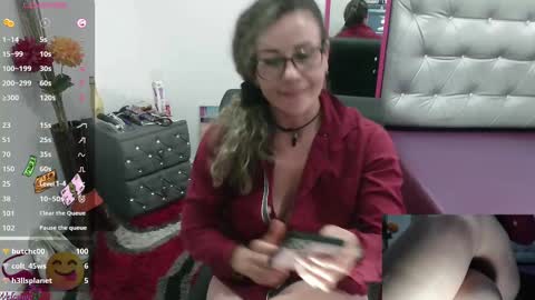 Snapshot of vickysexyx chatting on February 11, 2025, 10:50 pm Valentina online show from February 11, 2025, 10:50 pm