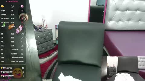 Snapshot of vickysexyx chatting on February 17, 2025, 10:58 pm Valentina online show from February 17, 2025, 10:58 pm