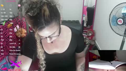 Snapshot of vickysexyx chatting on October 13, 2025, 7:25 pm Valentina online show from October 13, 2025, 7:25 pm