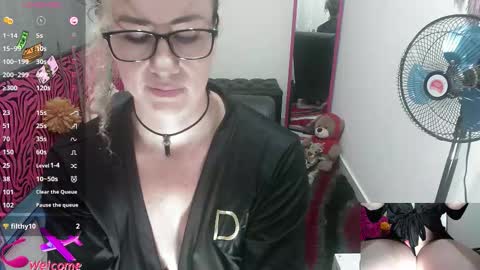 Snapshot of vickysexyx chatting on November 3, 2025, 7:48 pm Valentina online show from November 3, 2025, 7:48 pm