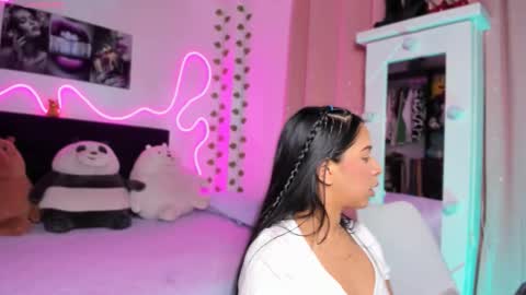 VICTORIA 3 online show from October 13, 2025, 10:32 pm