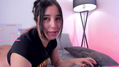 Victoria  online show from February 2, 2025, 1:52 pm