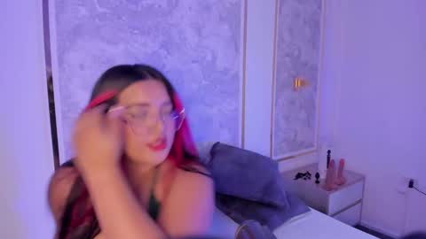 Victoria online show from September 22, 2025, 6:21 pm