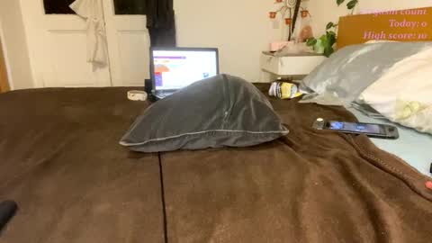 Victoria97 online show from December 4, 2024, 4:05 pm