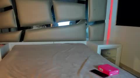 Victoria online show from November 17, 2025, 4:07 am