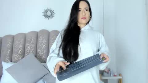 valentina online show from October 4, 2025, 11:41 am