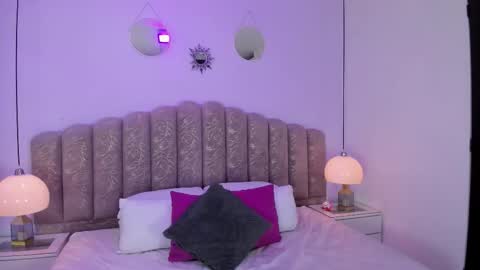 Snapshot of victoria_cooper3 chatting on February 13, 2026, 12:01 pm valentina online show from February 13, 2026, 12:01 pm