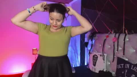 victoria_floyd1 online show from April 21, 2026, 2:51 am