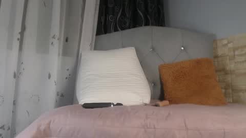 victoria_founta1n online show from March 5, 2026, 10:28 pm