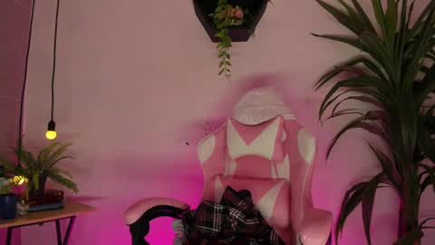 Victoria  online show from February 4, 2025, 12:40 am