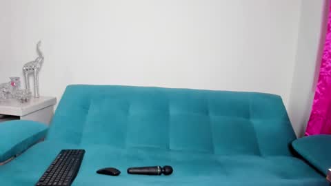 Victoria  online show from September 26, 2025, 6:45 pm