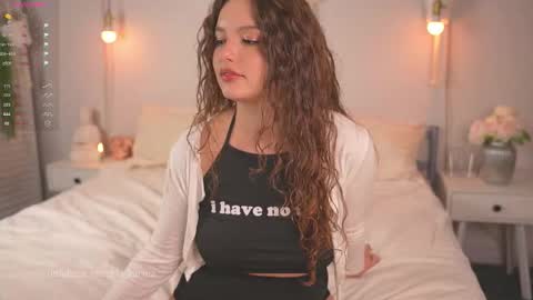       online show from September 25, 2025, 2:21 pm