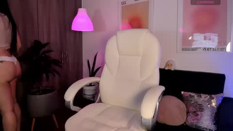 Victoria  online show from February 25, 2025, 11:22 pm