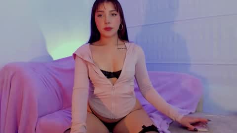 Victoria Laurent online show from December 15, 2025, 7:18 pm