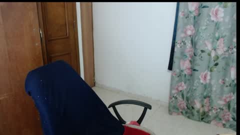 Snapshot of victoria_milf06 chatting on April 19, 2026, 11:53 am victoria online show from April 19, 2026, 11:53 am