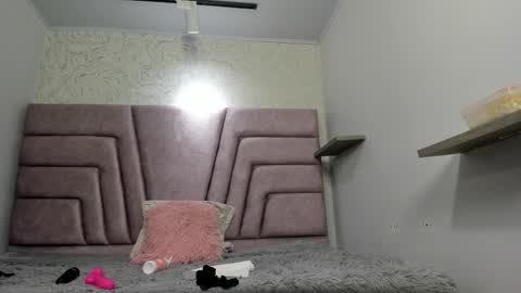 Vicky  online show from January 7, 2026, 8:00 pm