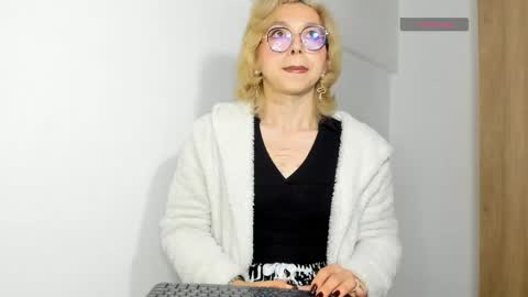 D A N I online show from May 24, 2026, 9:53 pm