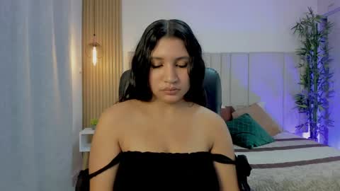 Snapshot of victoria_rossee chatting on April 17, 2026, 1:47 pm VICTORIA online show from April 17, 2026, 1:47 pm
