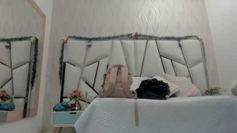 Victoria Sofia online show from November 22, 2025, 7:13 pm