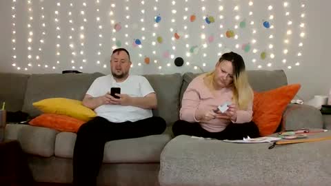 Victoria and Jesse online show from December 11, 2024, 3:37 pm