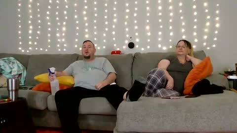 Victoria and Jesse online show from January 5, 2025, 7:17 pm