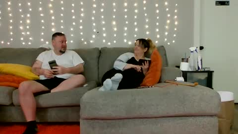 Victoria and Jesse online show from February 1, 2025, 6:43 am