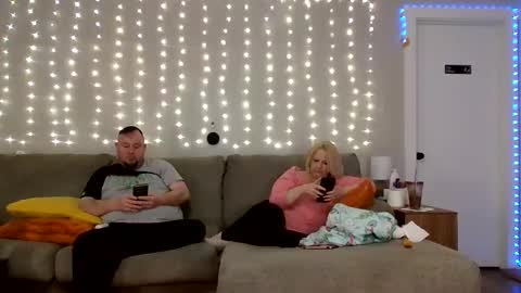 Victoria and Jesse online show from February 28, 2025, 4:21 am