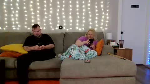 Victoria and Jesse online show from March 3, 2025, 4:25 am