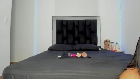 VICTORIA online show from November 12, 2025, 12:05 pm