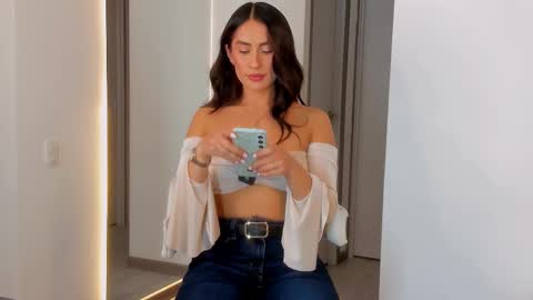 Snapshot of victoriafit7 chatting on September 18, 2025, 12:23 am Vcitoria online show from September 18, 2025, 12:23 am