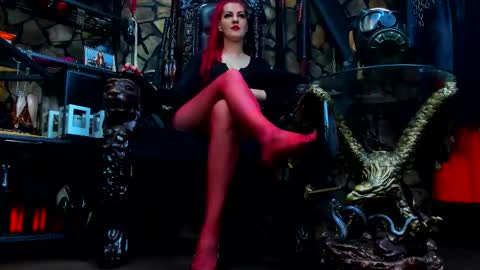 Victoria Heller online show from September 30, 2025, 4:39 am