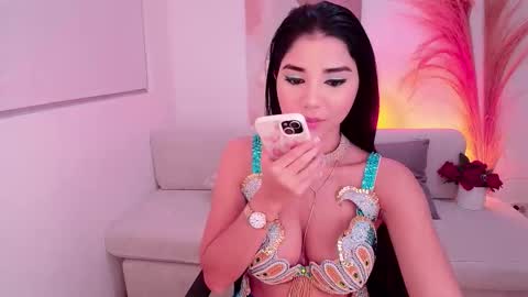 Victoria online show from October 31, 2025, 11:39 pm