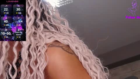 Snapshot of victoriamazze chatting on December 9, 2024, 2:02 am Victoria online show from December 9, 2024, 2:02 am