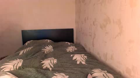 Eva and Victor online show from December 6, 2024, 1:00 pm