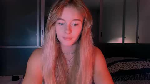 Eva and Victor online show from October 6, 2025, 11:07 am