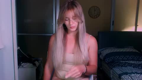 Eva and Victor online show from October 14, 2025, 11:22 am