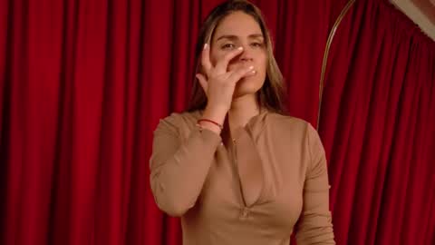 VictoriaNova online show from March 18, 2026, 8:01 pm