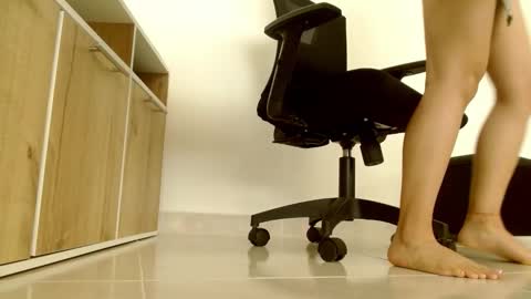 Victoria online show from February 9, 2026, 7:18 pm