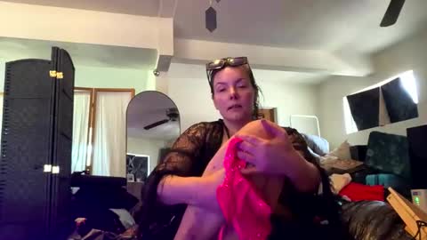 victoriaryderxxxoo online show from April 26, 2026, 10:07 pm