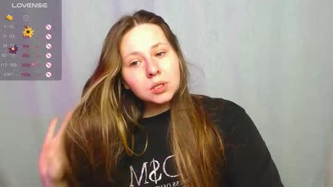 victoriassecrets_ online show from October 3, 2025, 1:41 pm