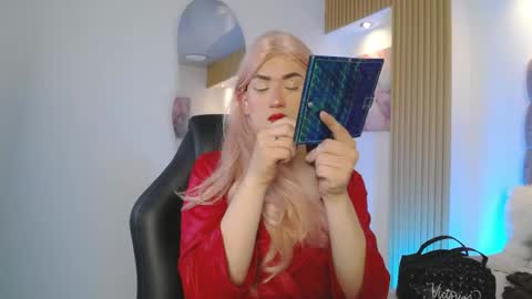 Snapshot of victoriastrom_ chatting on May 29, 2026, 12:58 pm victoriastrom online show from May 29, 2026, 12:58 pm