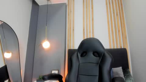 Victoria Vixen online show from May 17, 2026, 9:33 pm