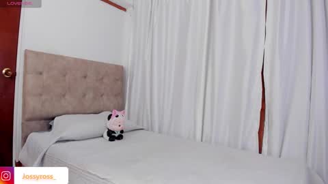 V  I C  T O R I A  online show from December 9, 2024, 10:20 pm