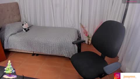 V  I C  T O R I A  online show from December 27, 2024, 8:39 pm