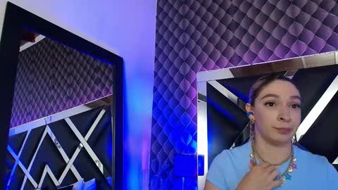 victtoria lee online show from November 21, 2025, 7:23 pm